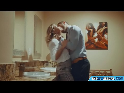 ❤️ когда грудастая блондинка соблазняет тебя в общественном туалете ❤❌ Секс видео на сайте nomescriativos.top ❌️